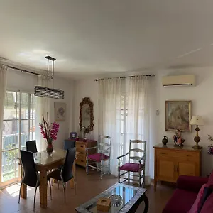 https://bonito-apartamento-en-lagunillas-centro.es-andalucia.com